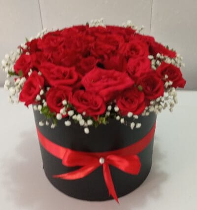 Elegant Red Roses & White Baby’s Breath – Special Gift Basket