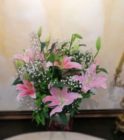 Phoolon ka Paigham – Imported Pink Lily Surprise Basket